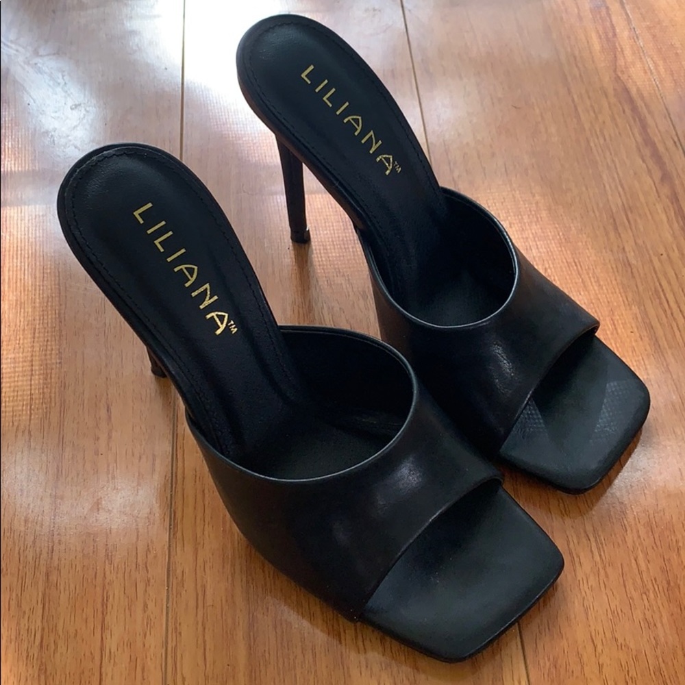 NEW! Sexy black stilettos